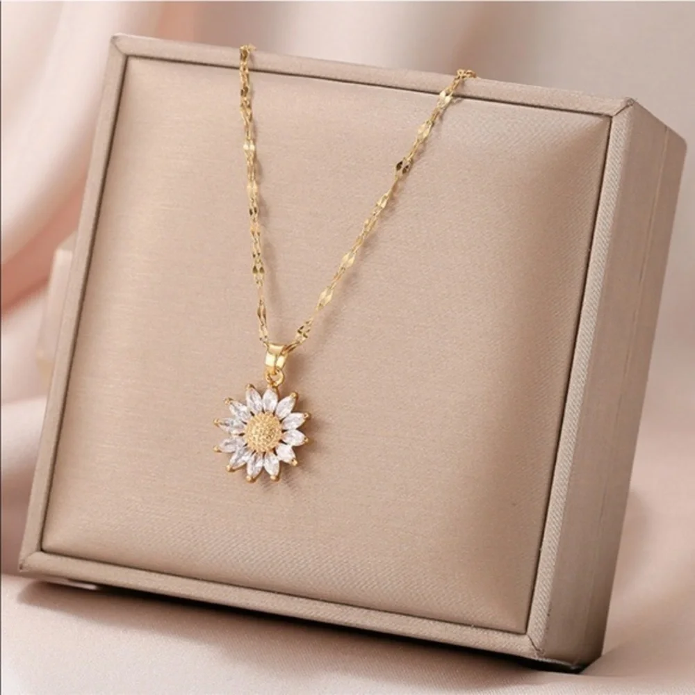 Sunflower CZ Pendant Necklace Gold Plated Daisy Floral Sparkle Jewelry NWT